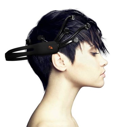 emotiv-epoc-future-gadgets-10